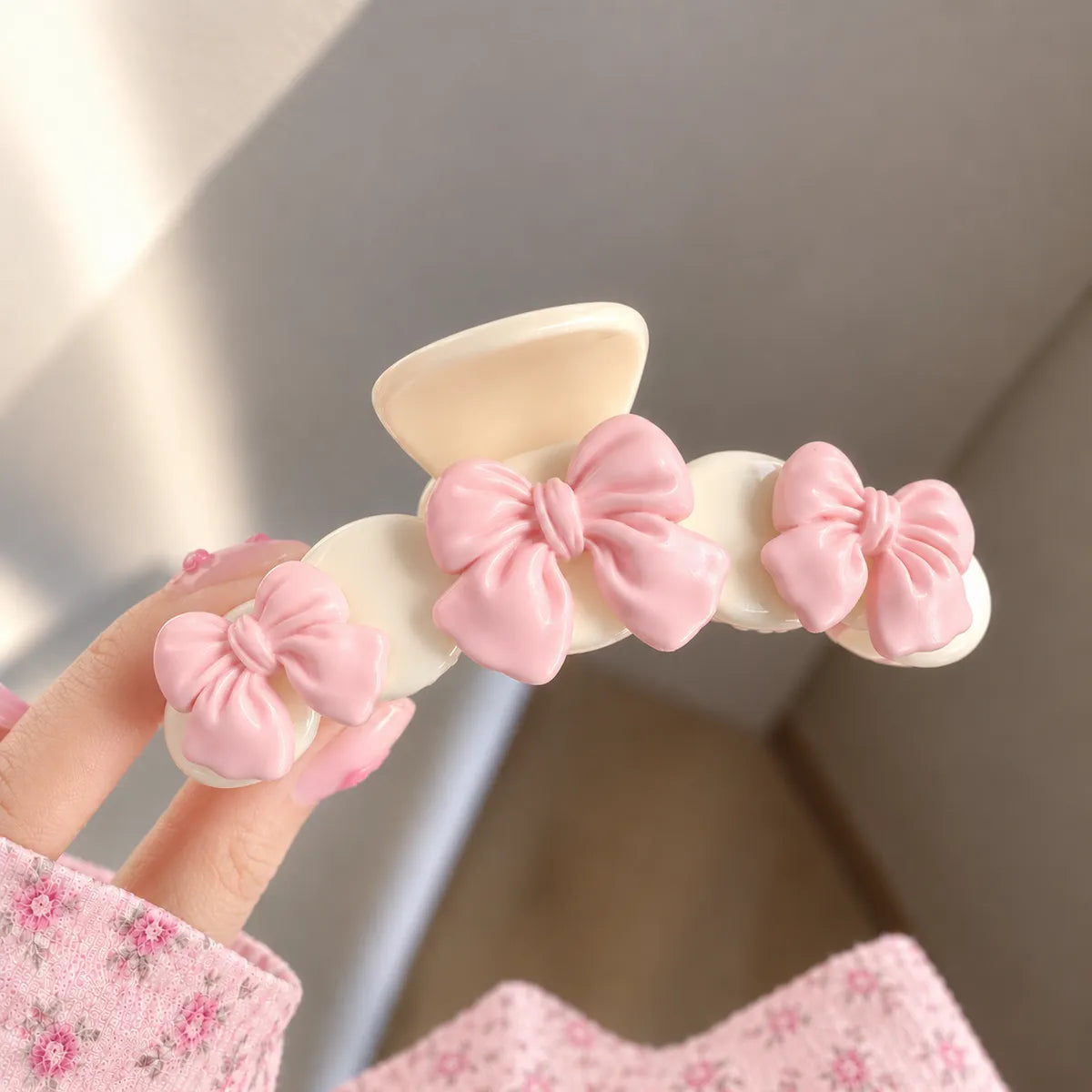 Blush Bow Claw